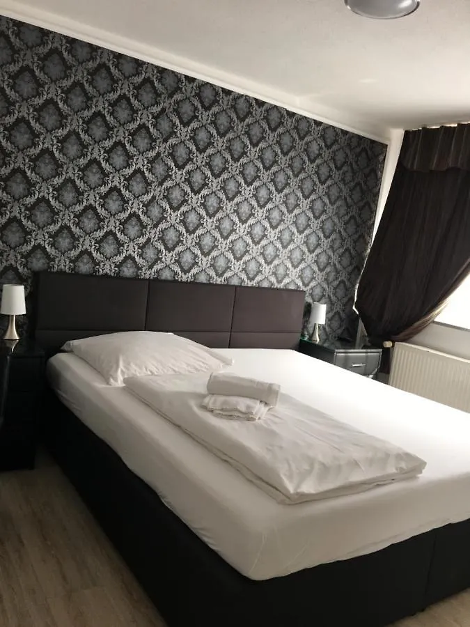 *** Guest house Pension Alis Augsburg Germany